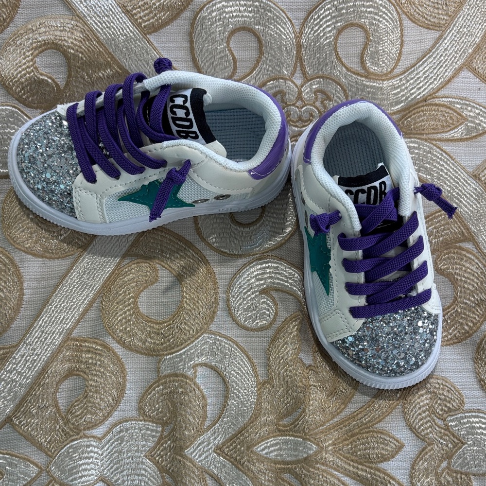 Boutique Girls Glitter Sneakers with Purple Laces 5.5 Toddler